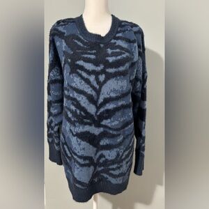 DG2 by Diane Gilman multi-tone blue crew neck pullover fuzzy sweater. Size 1X